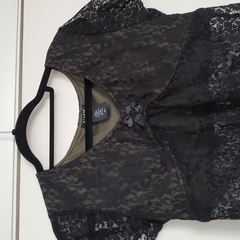 *NWT* Hot Topic's Cosmic Aura Black Lace Overlay With Olive Coloring Baby Tee - Picture 6 of 16
